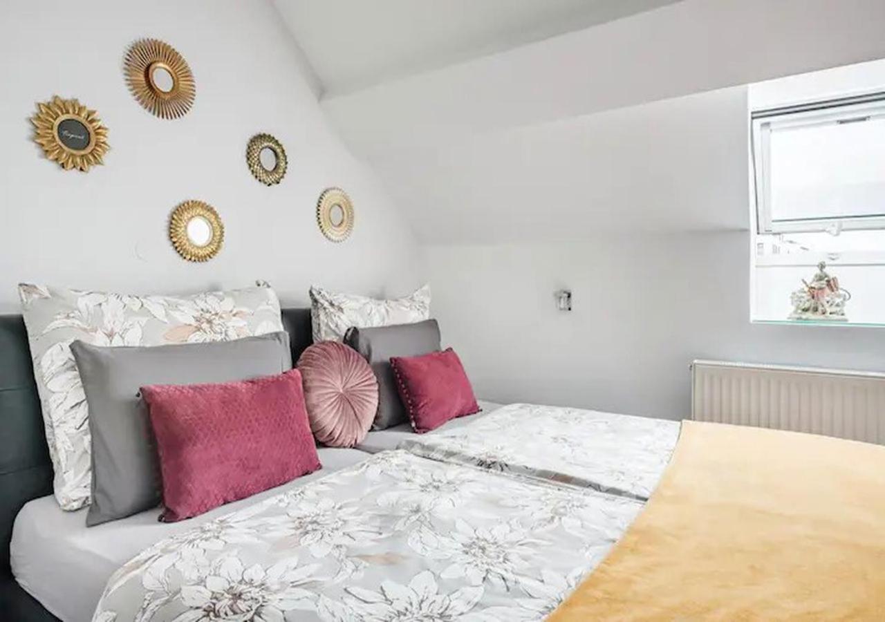 Blissful Loft Tivoli Apartment Ljubljana Luaran gambar